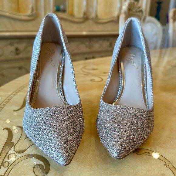 Badgley Mischka rose gold beige heels - Picture 9 of 16